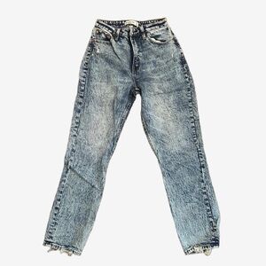 Abercrombie & Fitch • High Rise Mom Jean Acid Wash
